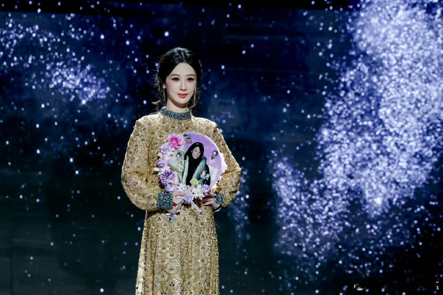 这个阵容内娱好久不见 内娱狂欢名场面！ 微博之夜聚齐男神女神，肖战、王嘉尔帅炸，