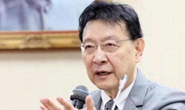 赵少康口出狂言：大陆就算一天飞来五百架战机，我们也丝毫不怕！

这番话一出来，立