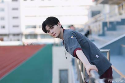 #力丸想给留学生带中国特产##力丸是懂礼尚往来的# 力丸真是个善良的人呀，为了给