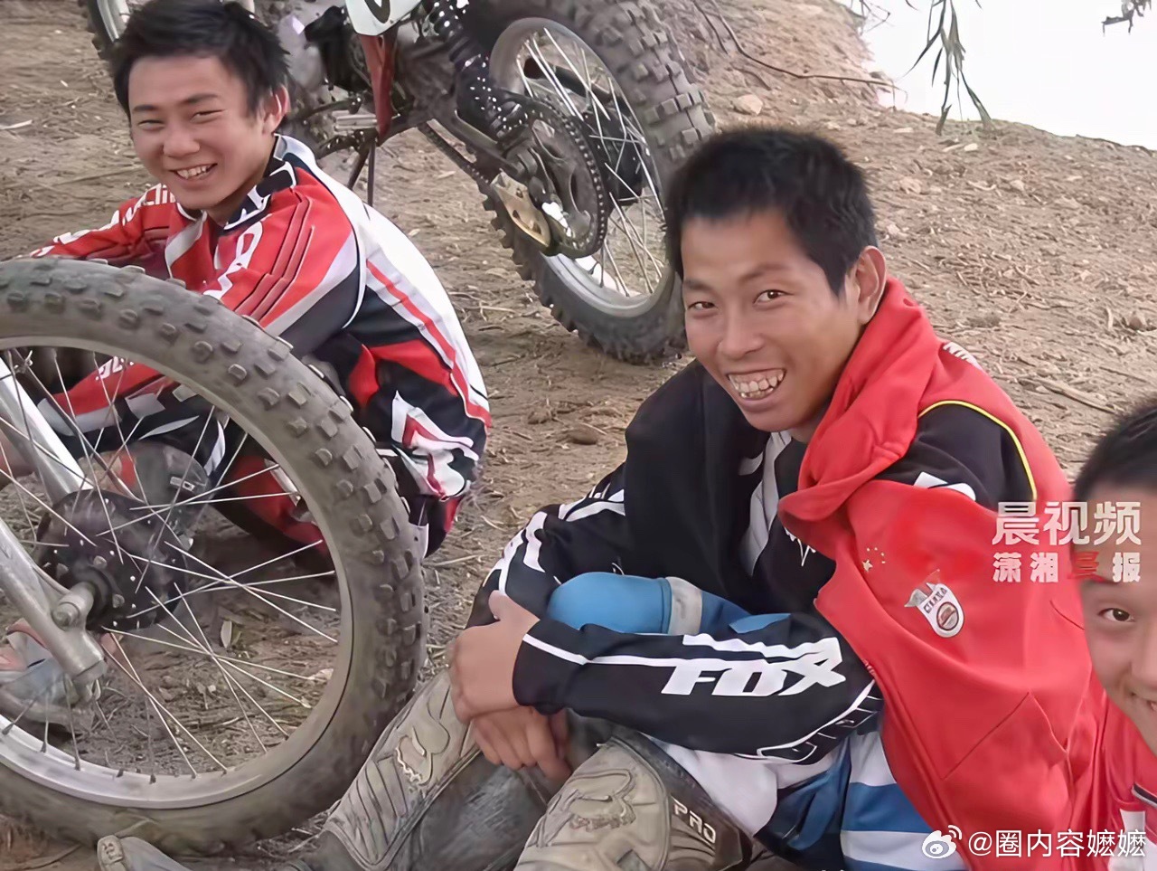 张雪星姐牙哥珍贵合照 什么样的师傅，带出什么样的徒弟！什么叫贵人扶一步，胜自己走