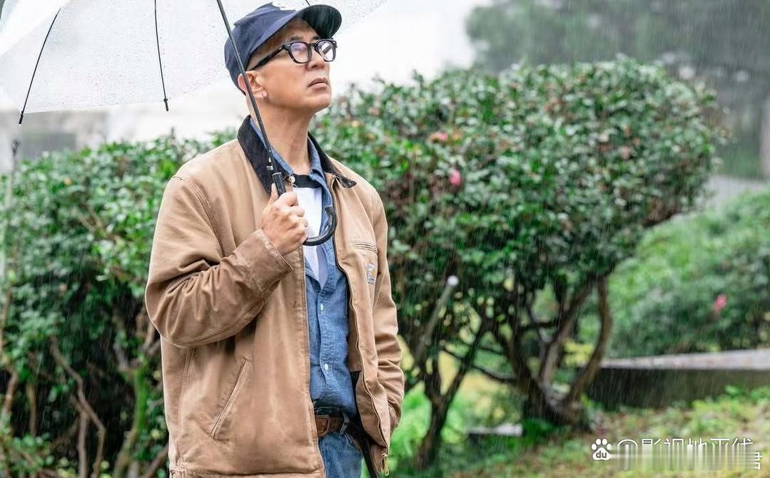 大S雕像2月2日，大S纪念雕像举行揭幕仪式。《熙媛的永恒轨道》艺术总监李承道表示