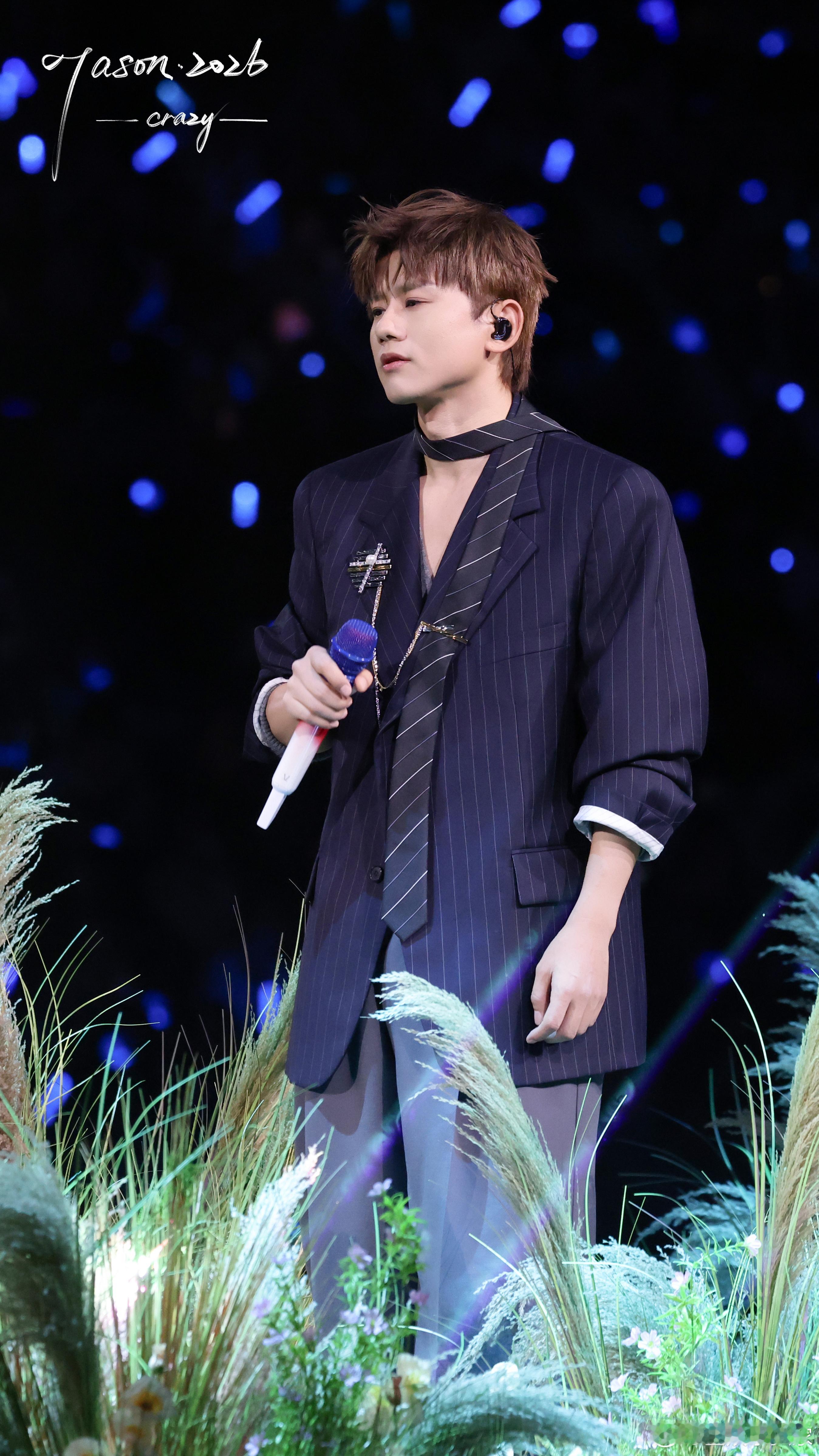 张杰张杰写给粉丝的信张杰成都演唱会看完杰哥的信满是感动，心里的星星永远闪耀，80