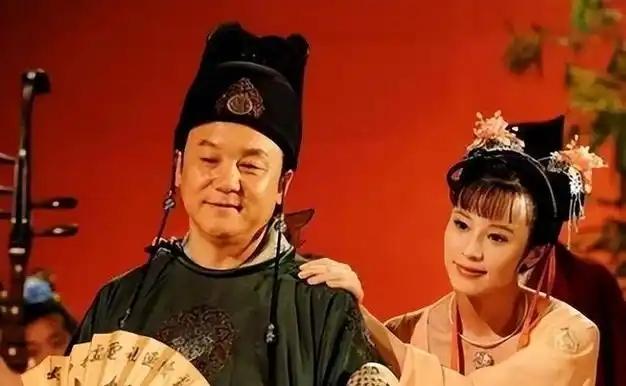 古代宫女孤独怎么办？寂寞者多选择“对食”，皇帝就一个，后妃拢共也就几十人，剩下这
