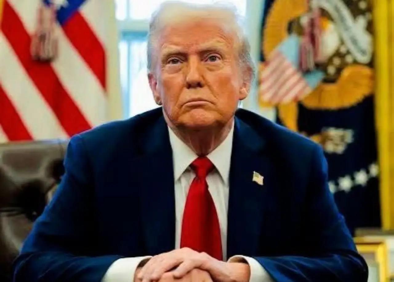 特朗普再不下台，美国真的玩完了！
根据最新消息，截至目前，美国公共债务总额已达到