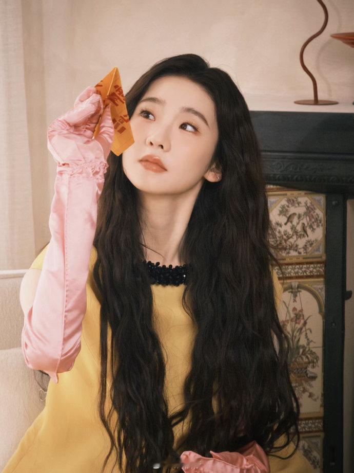 张艺凡没有不摸小猫的义务张艺凡完全演我看到小猫反应万物皆可俘获张艺凡，软乎乎的小