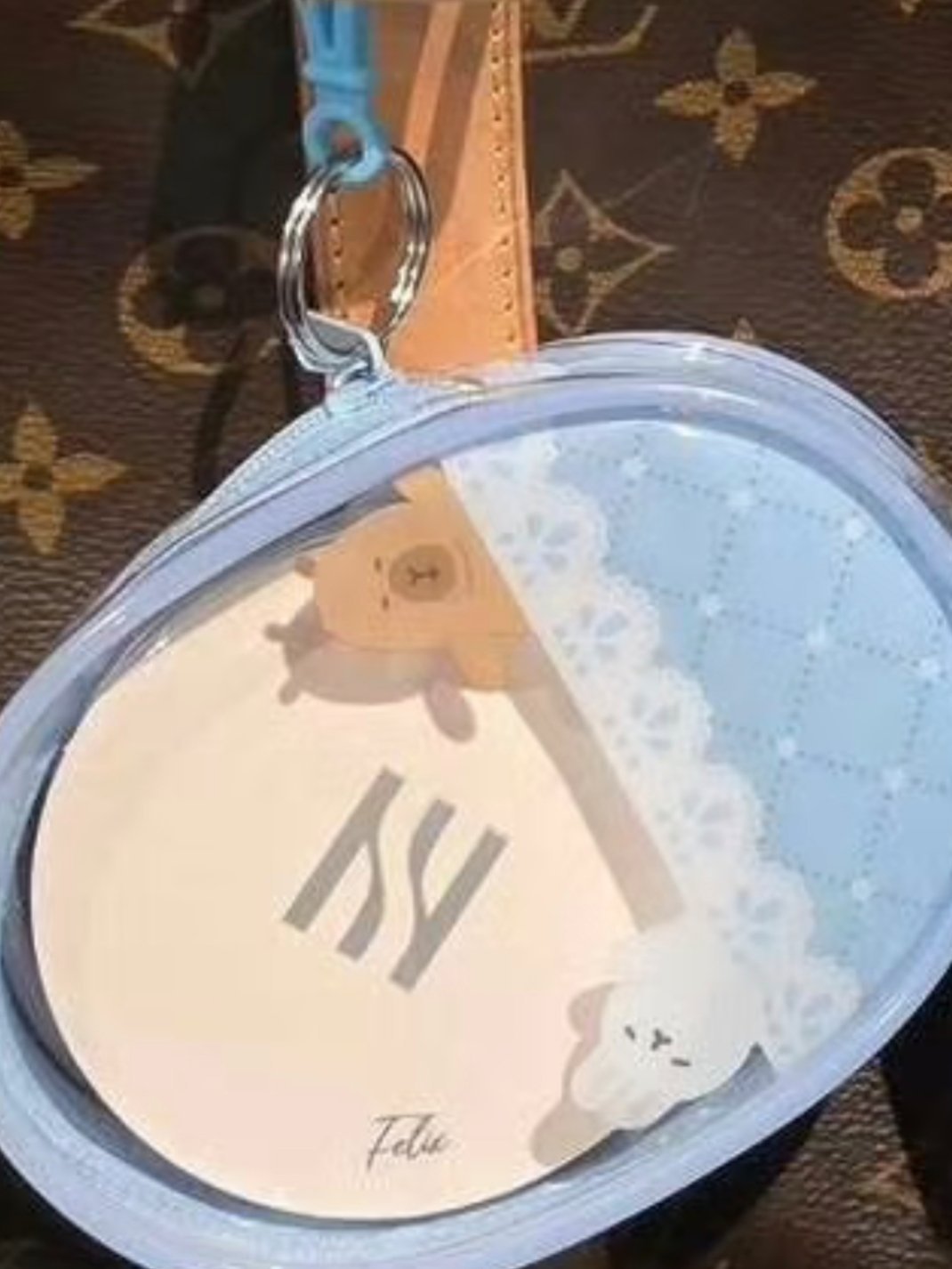 都刻上名字惹 ​​​