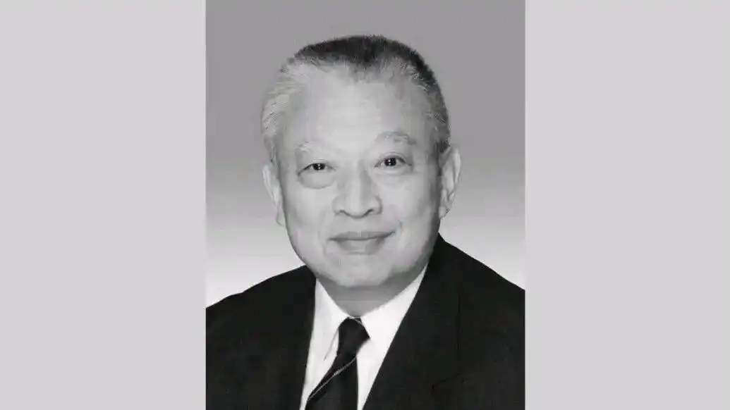香港首任特首董建华逝世享年89岁董建华胸怀家国，为香港做出了巨大贡献，一路走好！