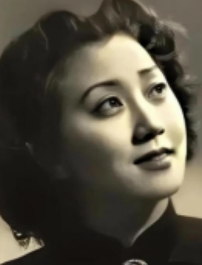 2012年，蒋英在北京逝世，葬礼十分隆重，她的遗体上覆盖着鲜红的党旗，可是，却有