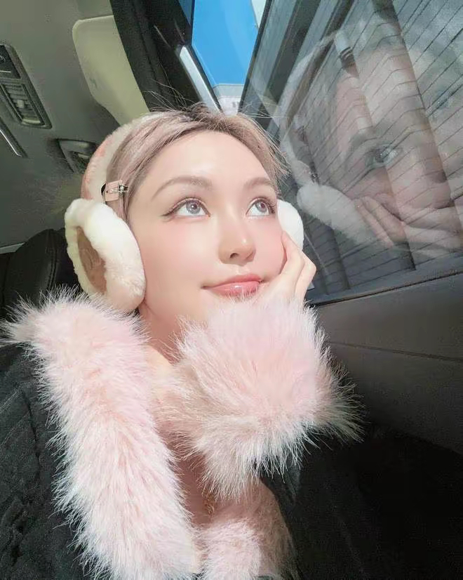 周扬青素颜直播，希望女生不要太焦虑，认为外貌是最不中用的 ​​​