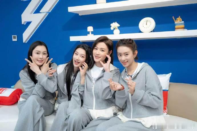 乘风的百万文案依旧夯爆了这季乘风太尊重女性了，看到了姐姐们强大背后的柔软乘风全女