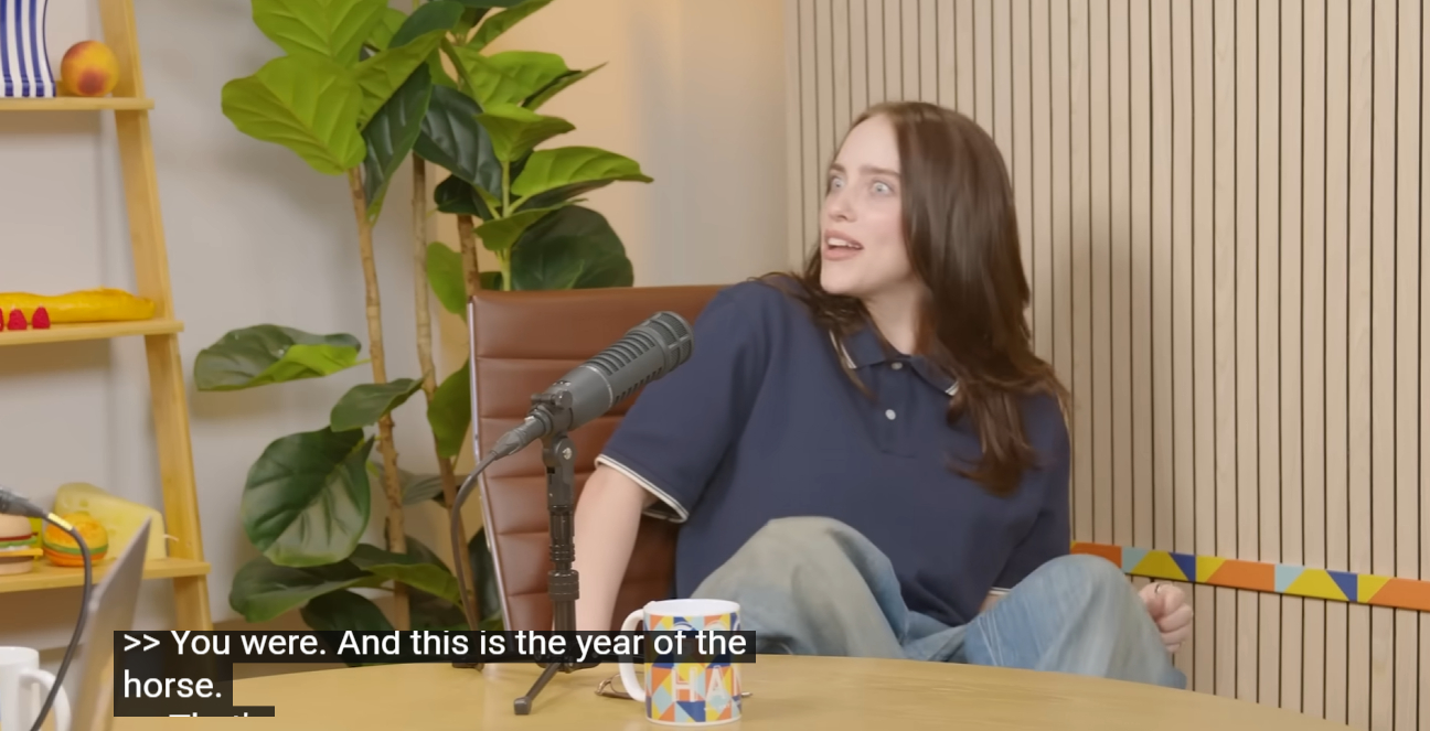 碧梨知道自己属马 ❗Billie Eilish 最近在Amy Poehler的播