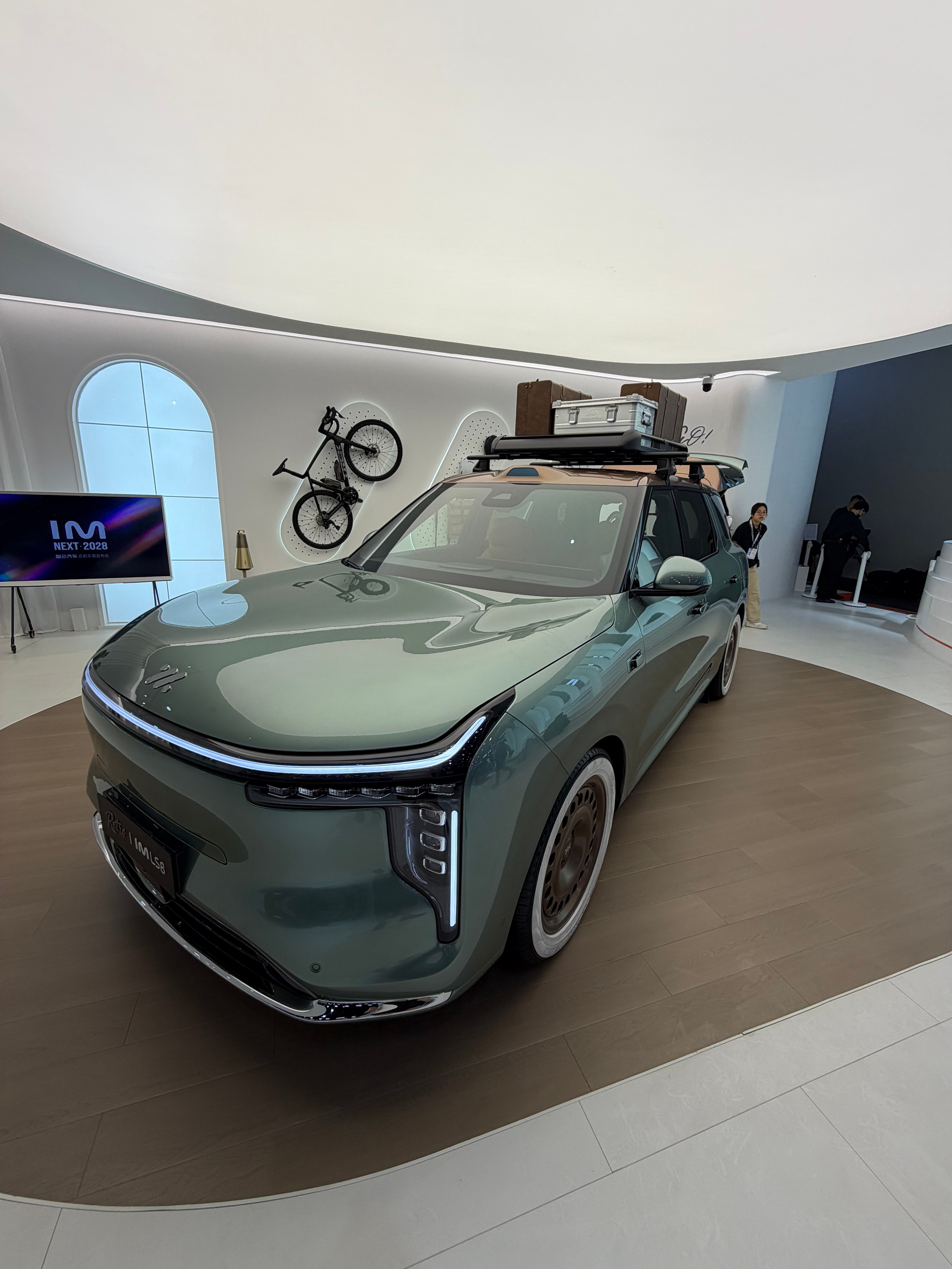 2026成都车展，智己汽车真的搞了个大动作！正式发布了“NEXT·2028”战略
