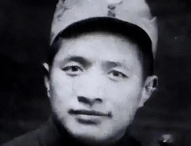 意难平！开国功臣满门忠烈，授衔被低授，一问军衔尽显格局
 
1955年授衔前夜，
