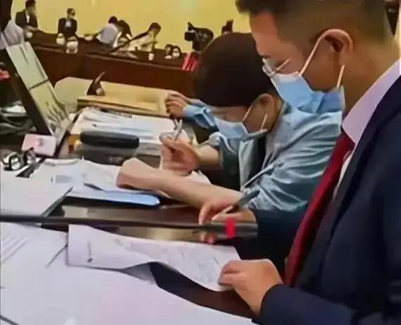 他们用生ming去填一个系统性窟窿!

经常听到这样一句话，
他们始终在线下走程