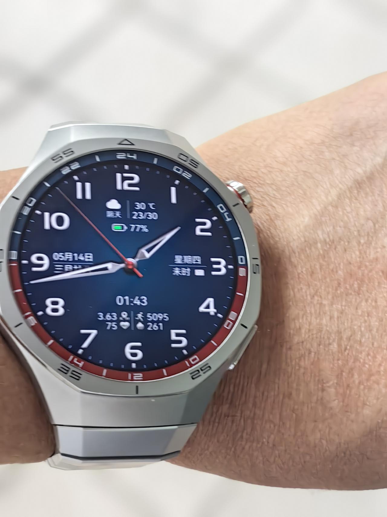 作为一个消费产品，我觉得完全不要花高价去买 Watch 5和 GT6 Pro。华