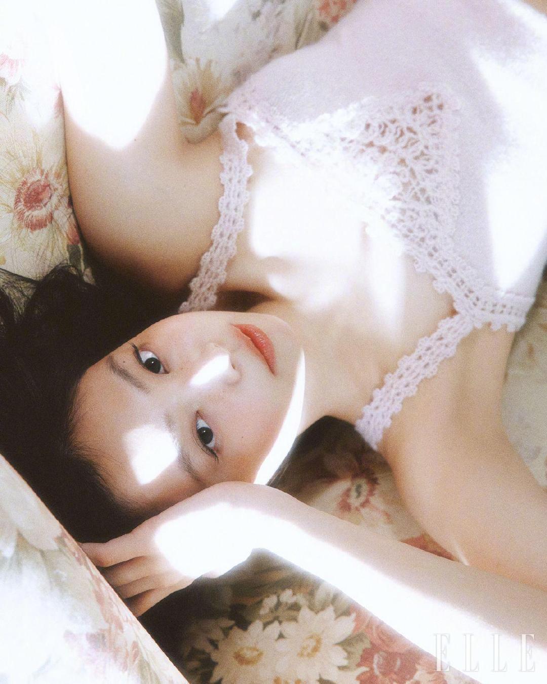 JENNIE拍摄Elle Korea Special Edition 封面，依旧
