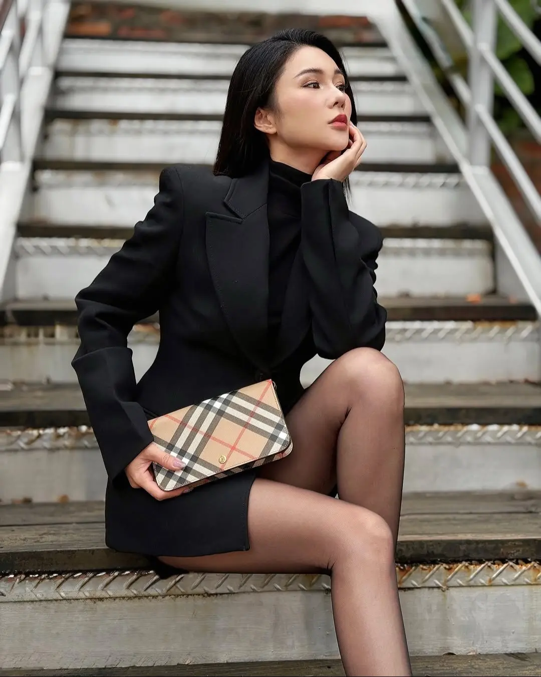 摆拍pose 高跟黑色丝袜穿搭