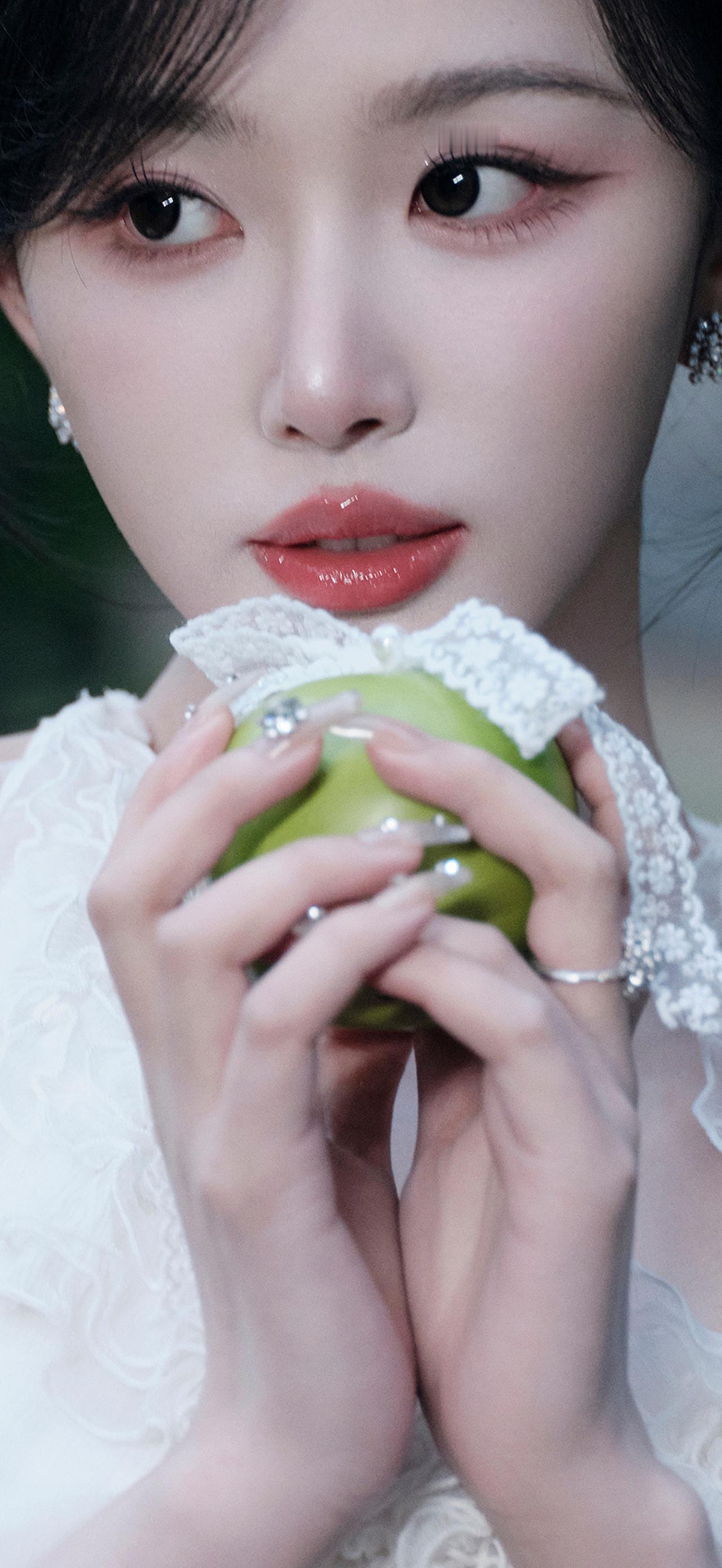 美女壁纸-第6132期-孔雪儿