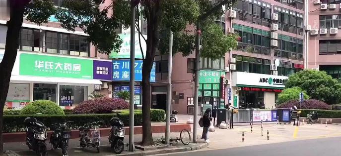 中日关系如此紧张，为什么只有不少中国人选择从日本回国，却很少看到在华日本人大批离