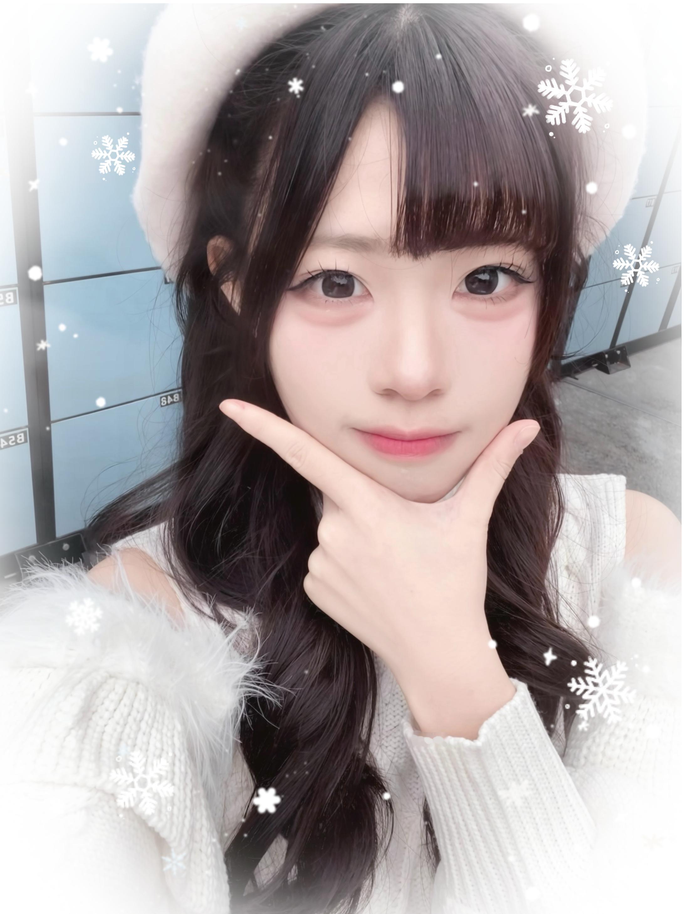 ♡*·✩喜欢冬天雪和你‧₊˚♡ 