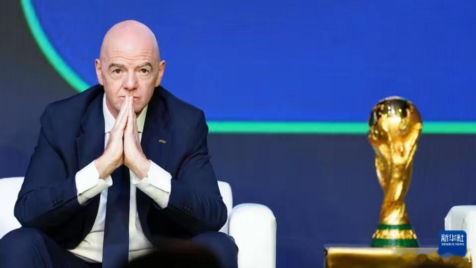 国际足联想割一刀中国人？今年世界杯快开幕了，但央视与国际足联的转播权还没谈下来。