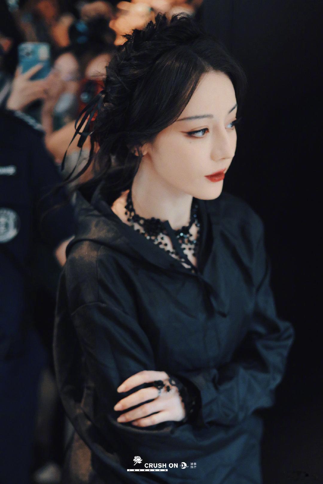 《开始推理吧》迪丽热巴 刘宇宁 张凌赫 周柯宇 白宇今日上班路透感谢推子 造型一