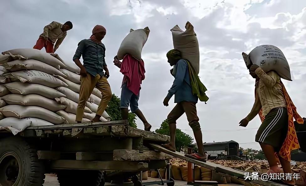 德国彻底撑不住了

​说出来你可能不信，现在德国最缺的不是技术，不是钱，是人。没