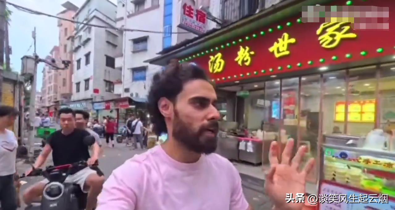 印度博主拍摄广州城中村的生活画面！

印度博主专门跑到城中村，在拥挤的小巷子和城