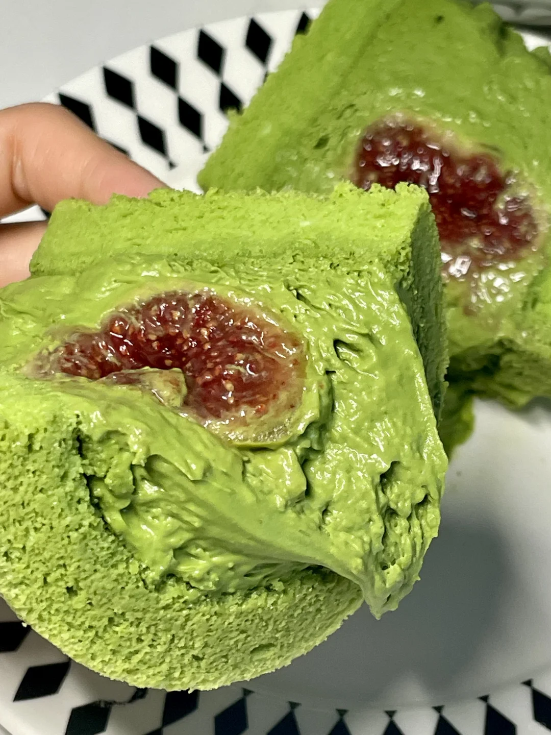 本抹茶脑袋一口气炫不完的无花果抹茶卷