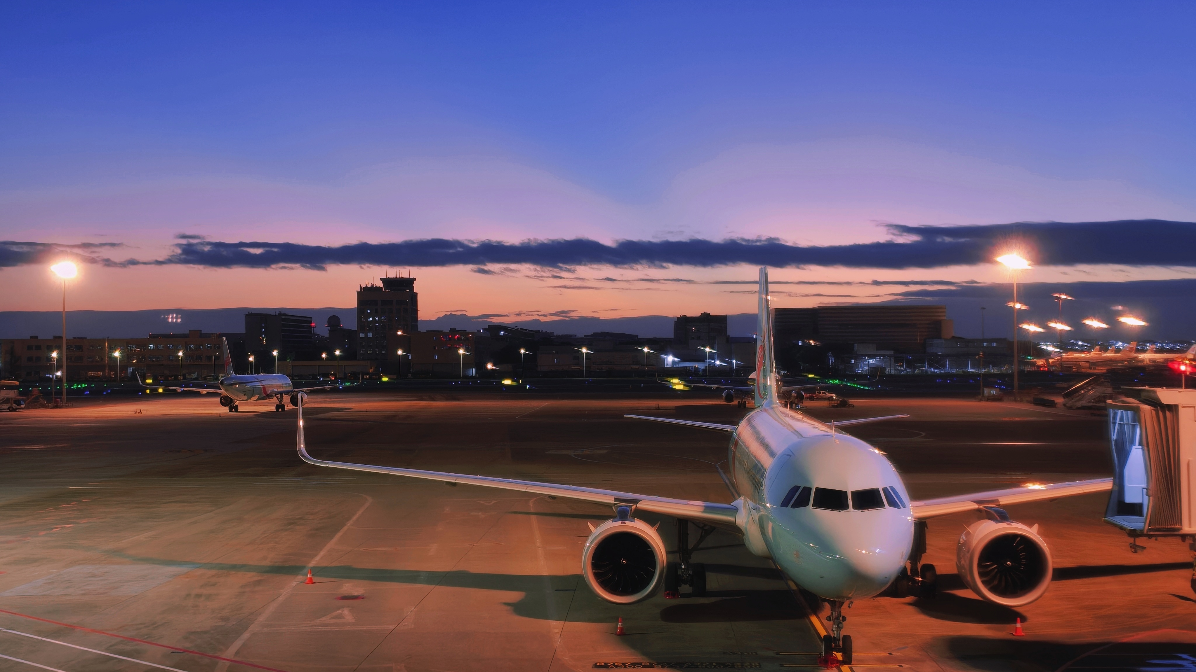 凌晨四点的杭州✈️上海见，我的宝贝 杭州·杭州萧山国际机场