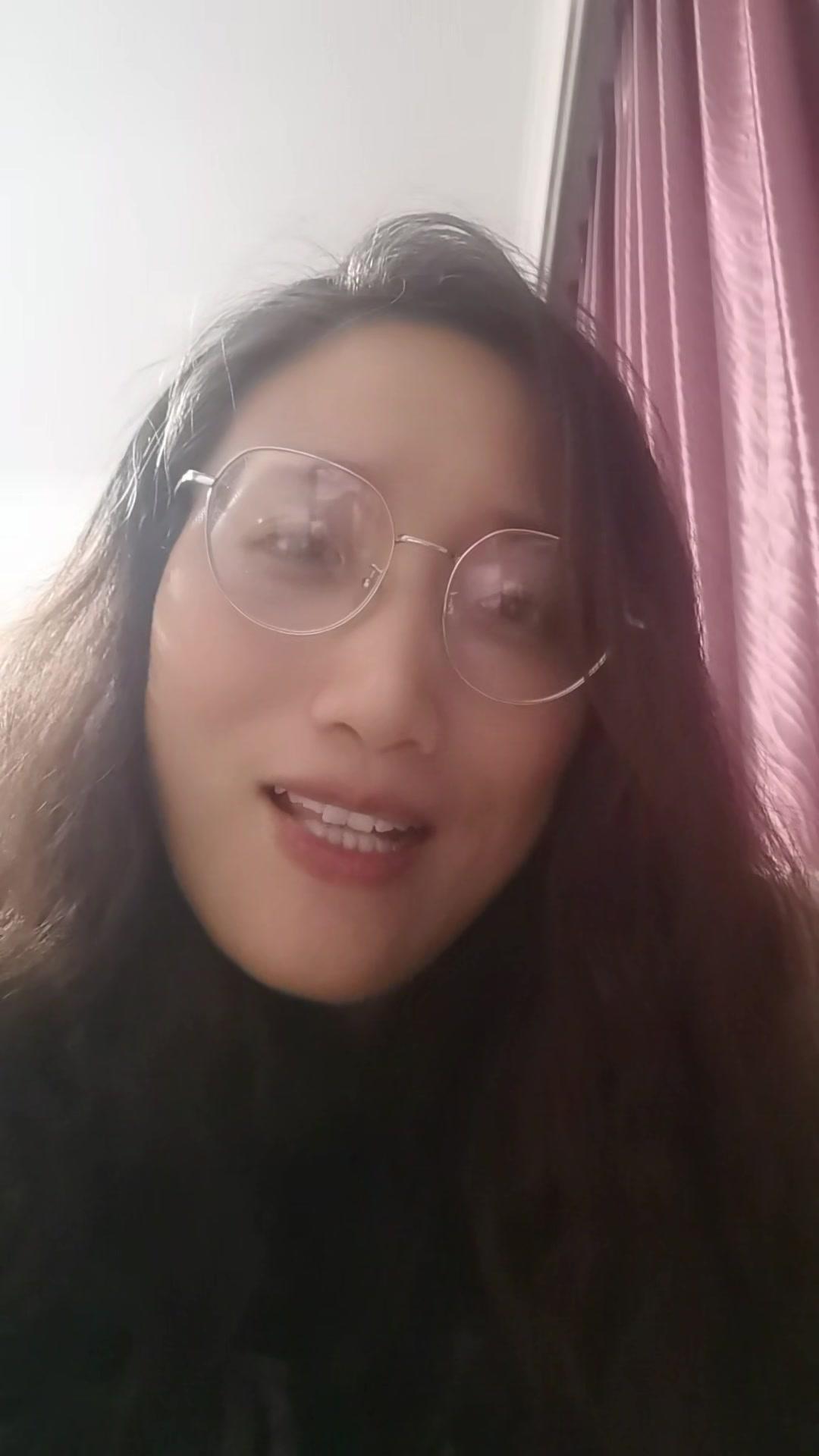 董宇辉谈历史观太戳了！最近重温董宇辉怼阎崇年的视频，每次看都觉得特别解气。他全程