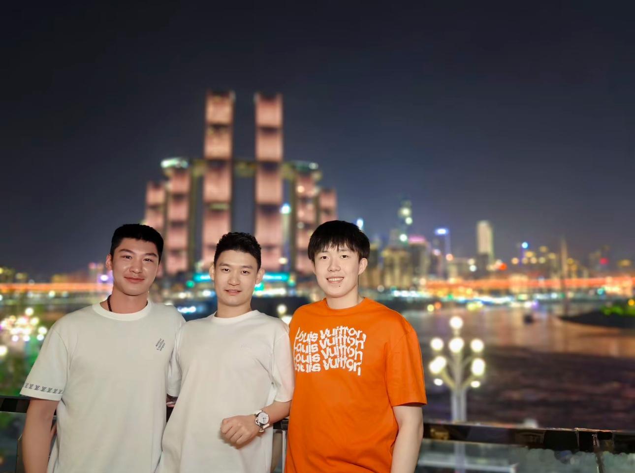 今天的小王[努力][努力][努力] ​​​