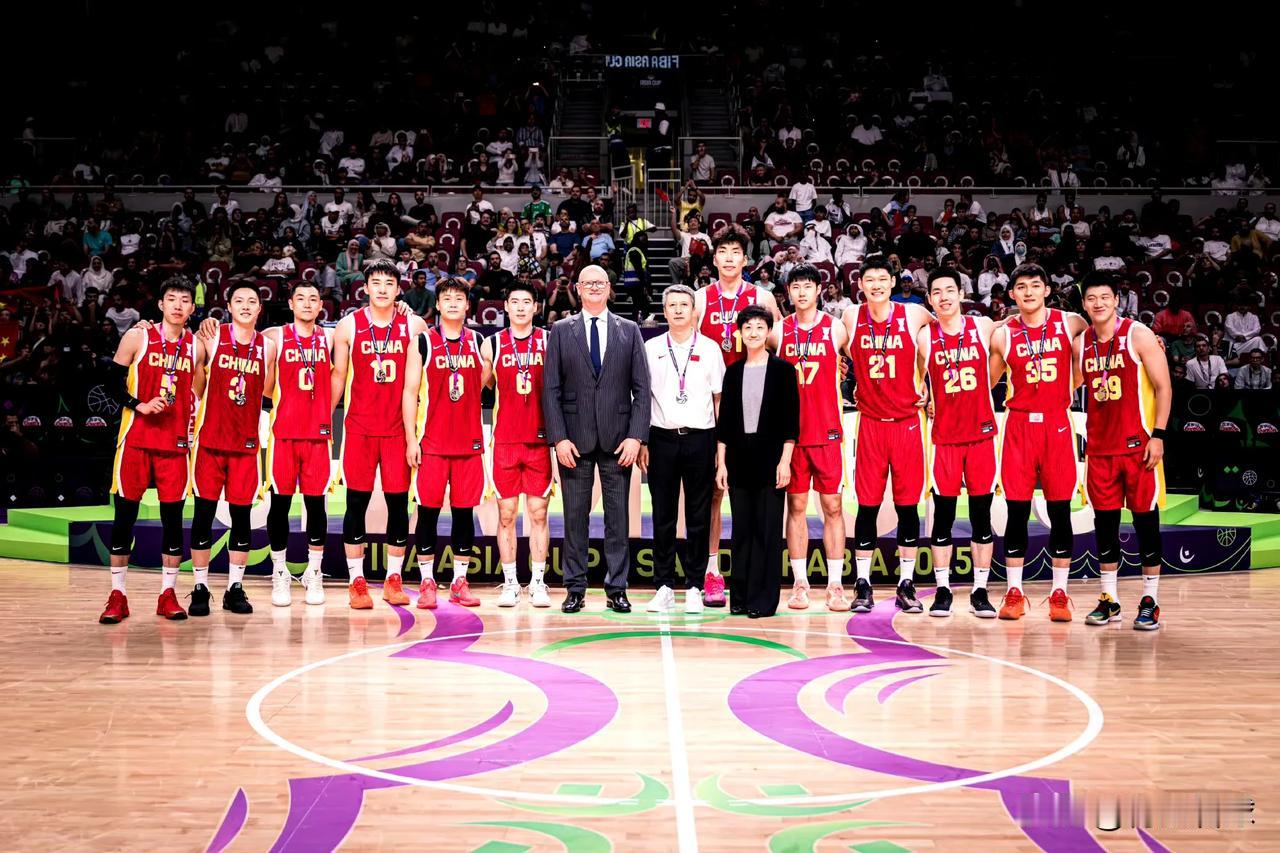如果中国男篮派出这套最强阵容，亚洲杯能拿到第几名?
1，杨瀚森，NBA选秀第16