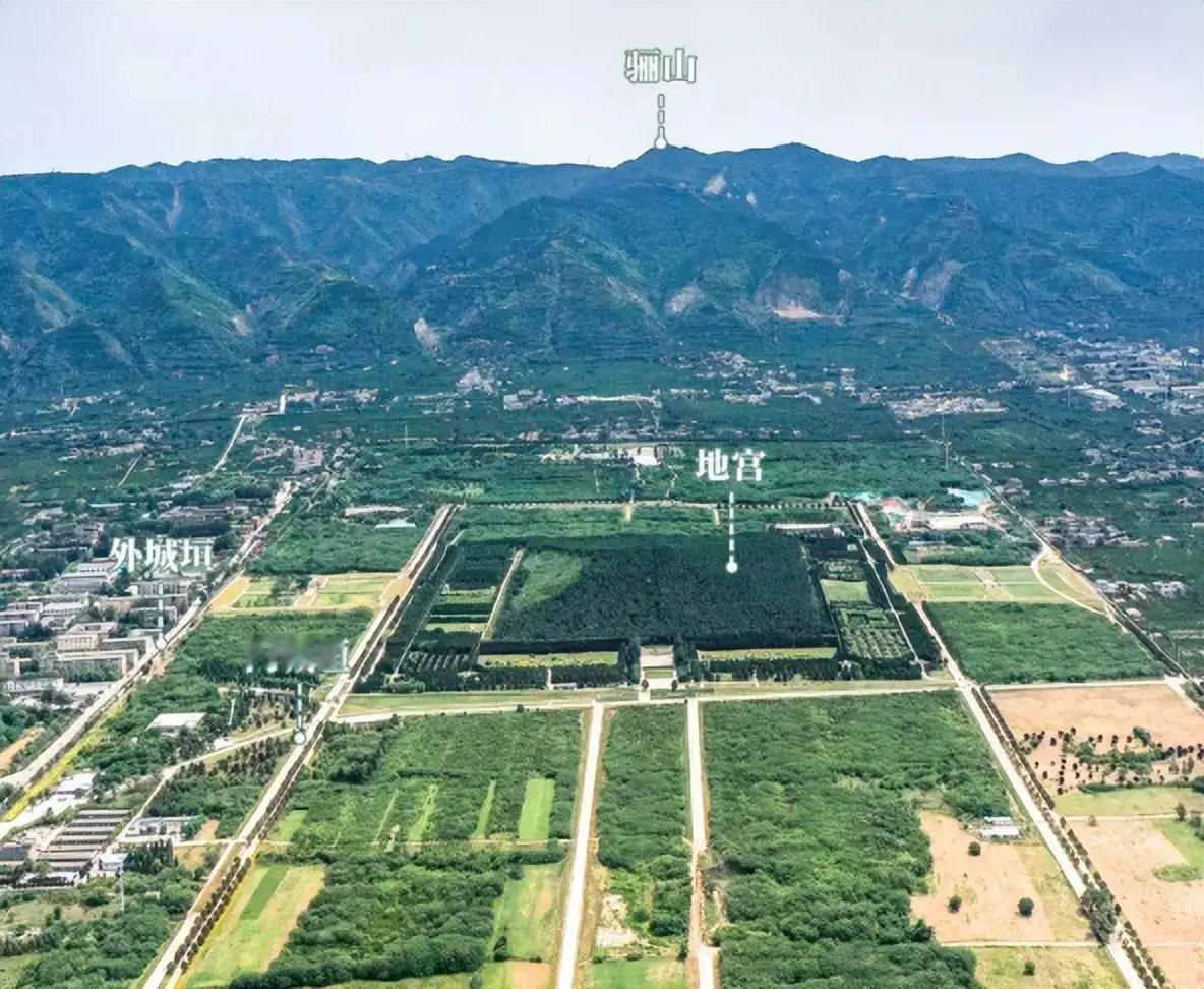 秦始皇陵之所以认为有水银，一是封土中心区域汞含量严重超标，二是史书记载“上具天文