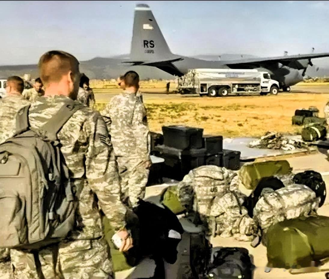 前苏联、美国、俄罗斯的尴尬：

前苏联：为了南扩，扶持亲苏政权，闪电暴锤阿富汗十