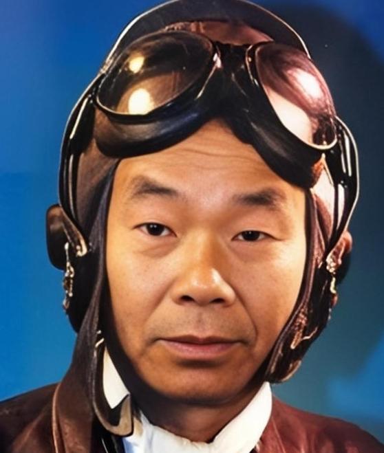 1971年，我国投掷第一颗实战氢弹，然而，当飞行员杨国祥按下投掷按钮时，氢弹竟然