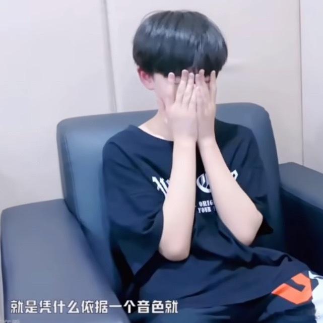余宇涵 当年被说音色不好的小孩 站上了央视的舞台 站上了世界的舞台 好想哭😢 