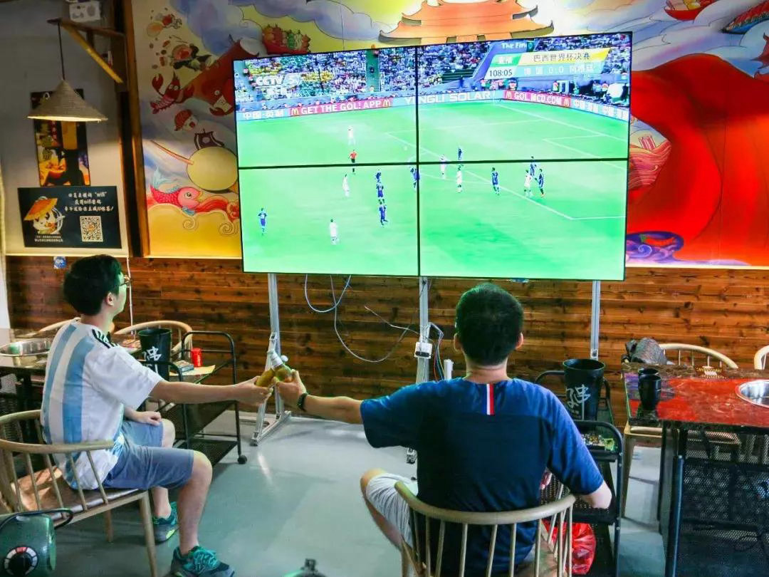 2026世界杯赛程“偏心”北美时区！中国烧烤店成首个“受害者”，深夜看球经济直接