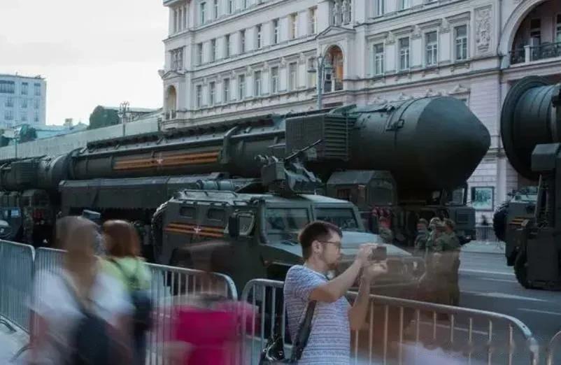 多数俄军并未参战？美国将领终于清醒，泽连斯基不可能打赢

来源:海峡快讯

最近