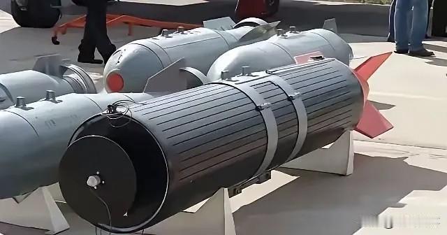 怪不得美国谈判中不要石墨了！
​美国在谈判桌上摆出一副架子，好像他们根本不稀罕中