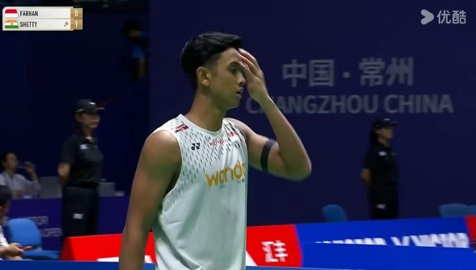 刚刚结束了一场2026中国羽毛球公开赛男单首轮，男单世界排名第11位的印尼21岁