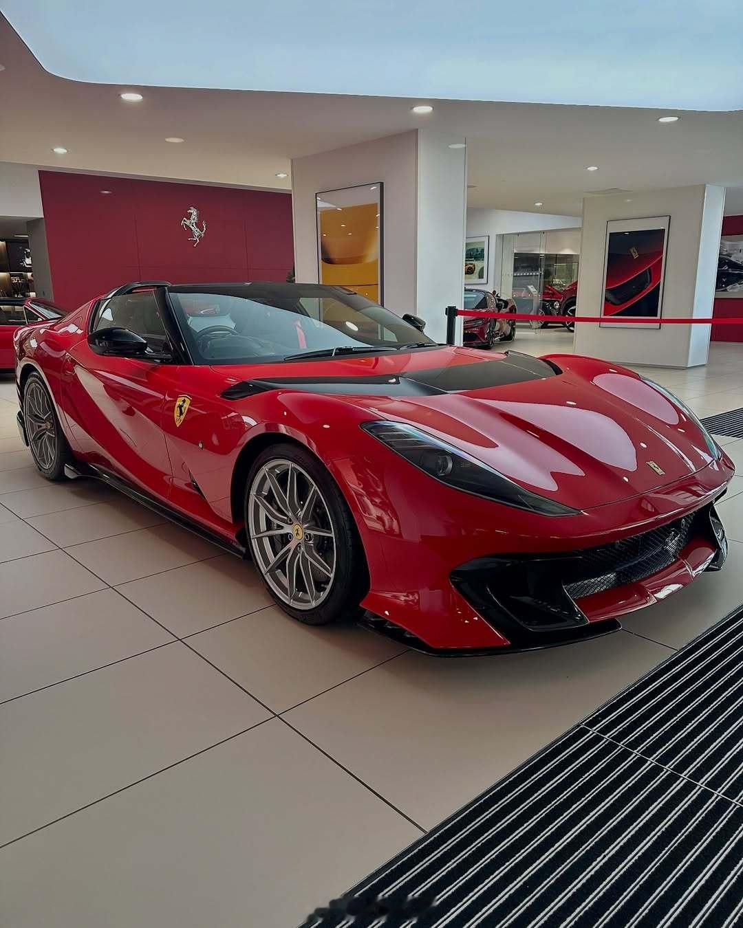 Ferrari 812 Competizione Aperta ​​​