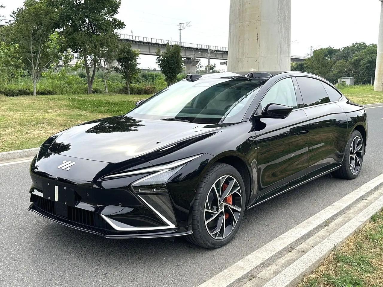 智己 2022款 智己L7 Dynamic 全新车 原版原漆 刚上牌
带选装激光