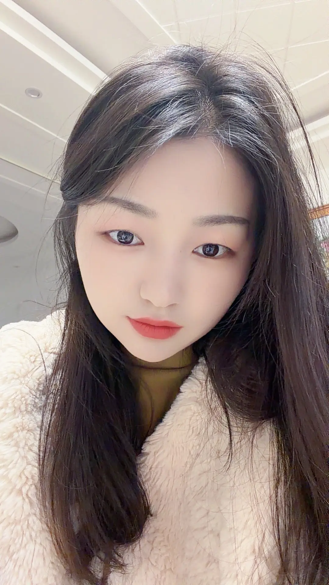 在所有被爱的节日里，我都是旁观者，祝大家情人节快乐！