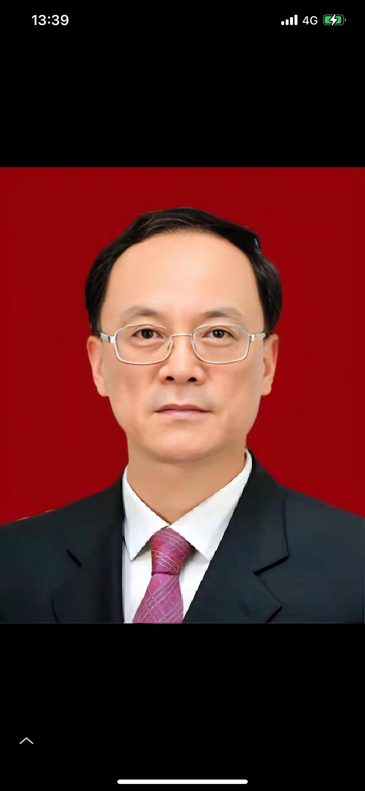 行业风雨路漫漫、
有人默默无闻为、
风雨兼程在完善、
却有不知乌云来、
不知云雀