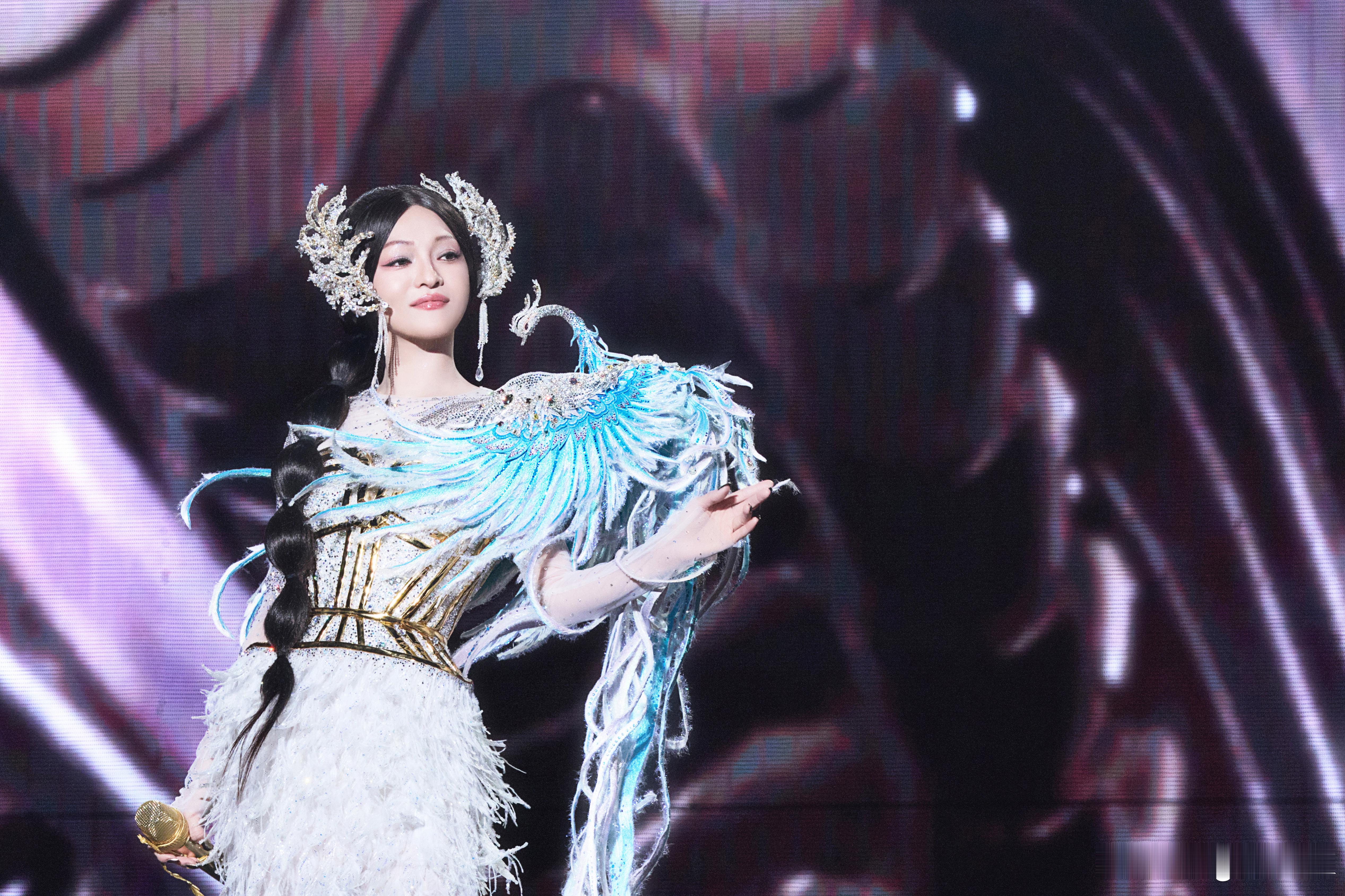 张韶涵觅光巡回演唱会在复制粘贴的时代，你是手写的诗