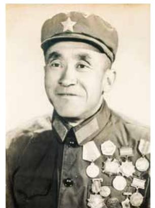 刘戡拉响手雷自爆，惨不忍睹，彭德怀惋惜：用布裹好，送还胡宗南
 
这一幕发生在1