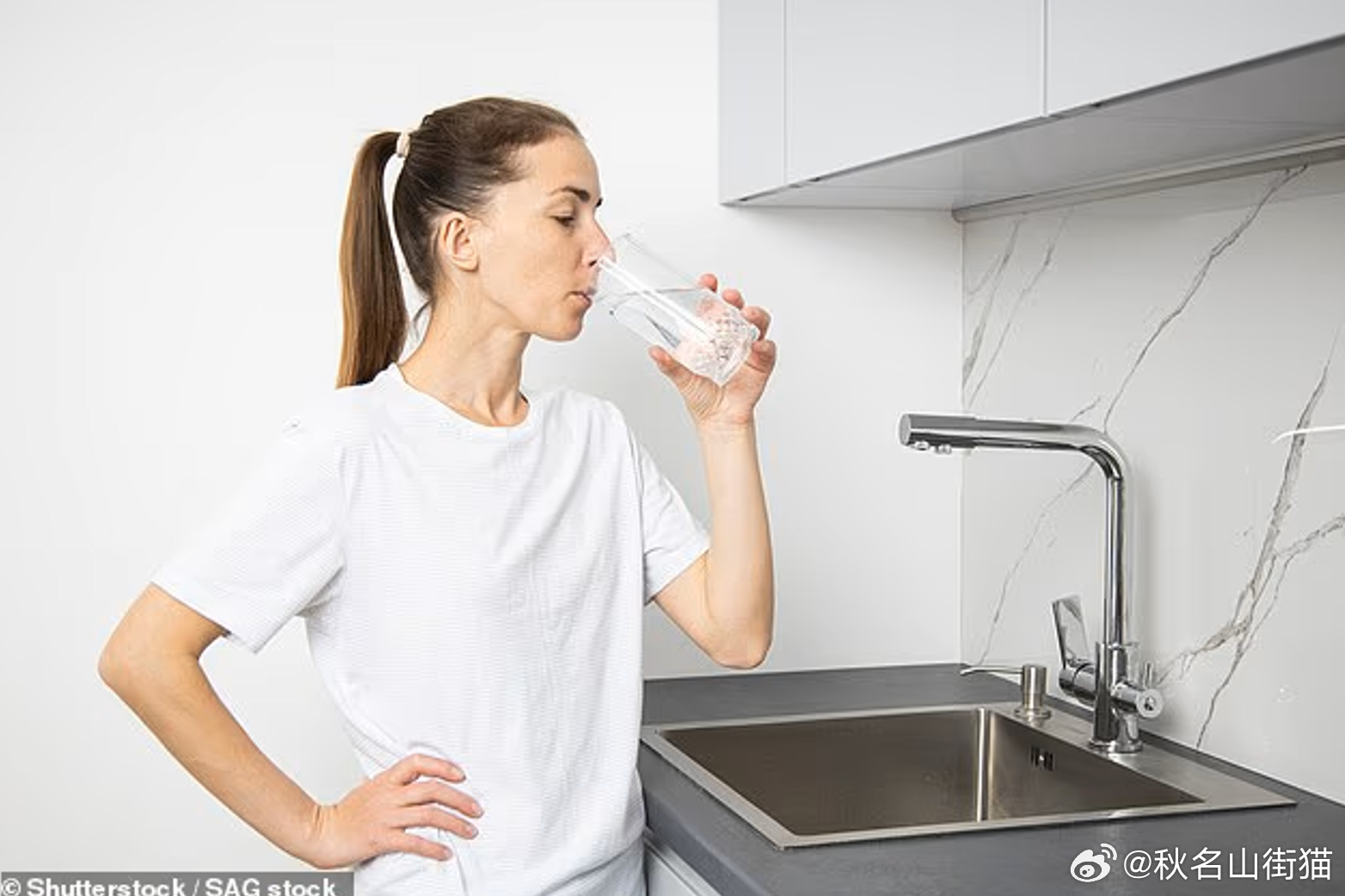 减肥喝水反而吃更多？研究发现：“一口饭一口水”可能让食量增加海外新鲜事 很多人在