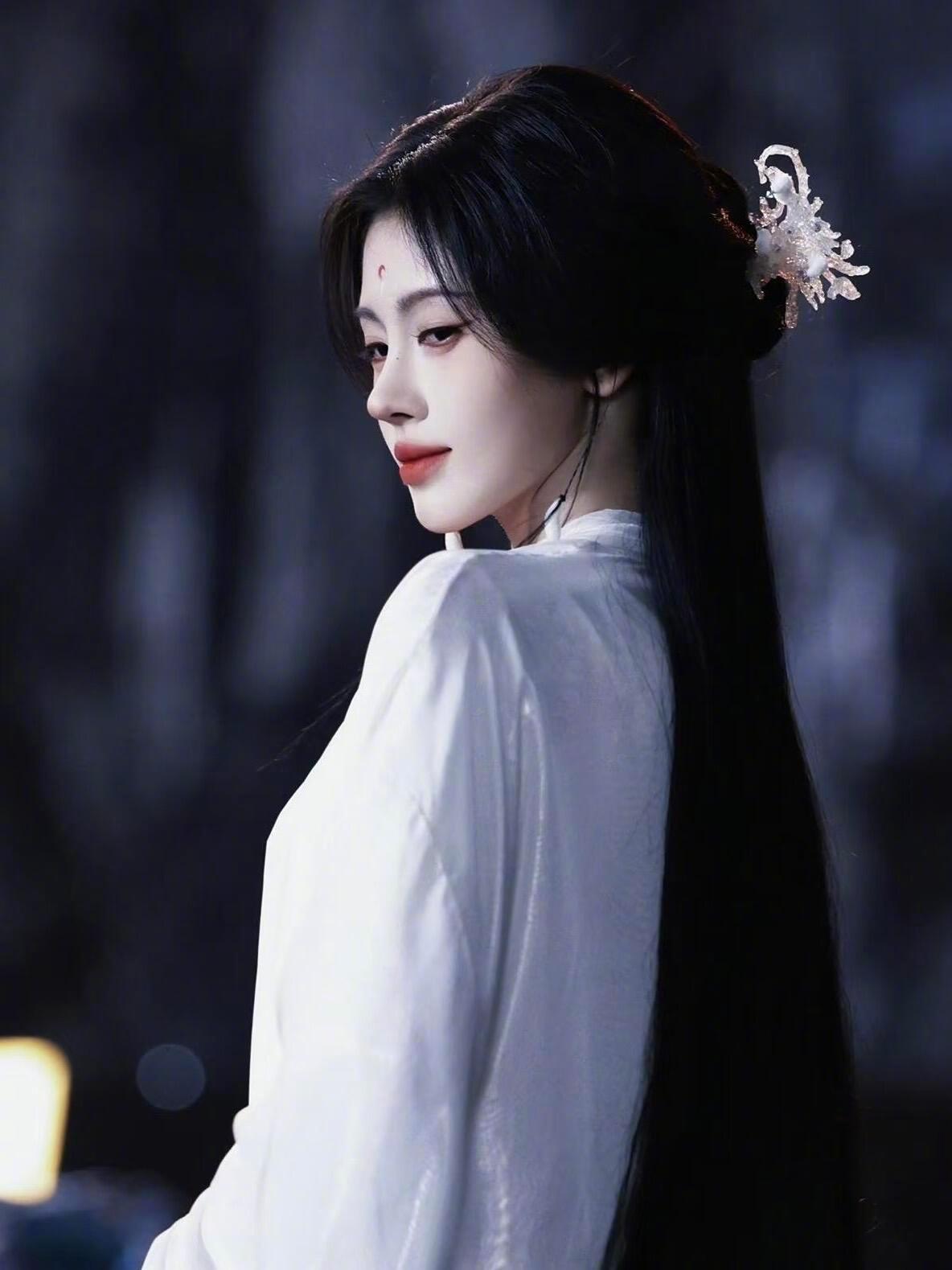 鞠婧祎露芜衣顶级钓系美人露芜衣把寄灵钓成翘嘴了 媚眼如丝具象化，小四的眼光还是可