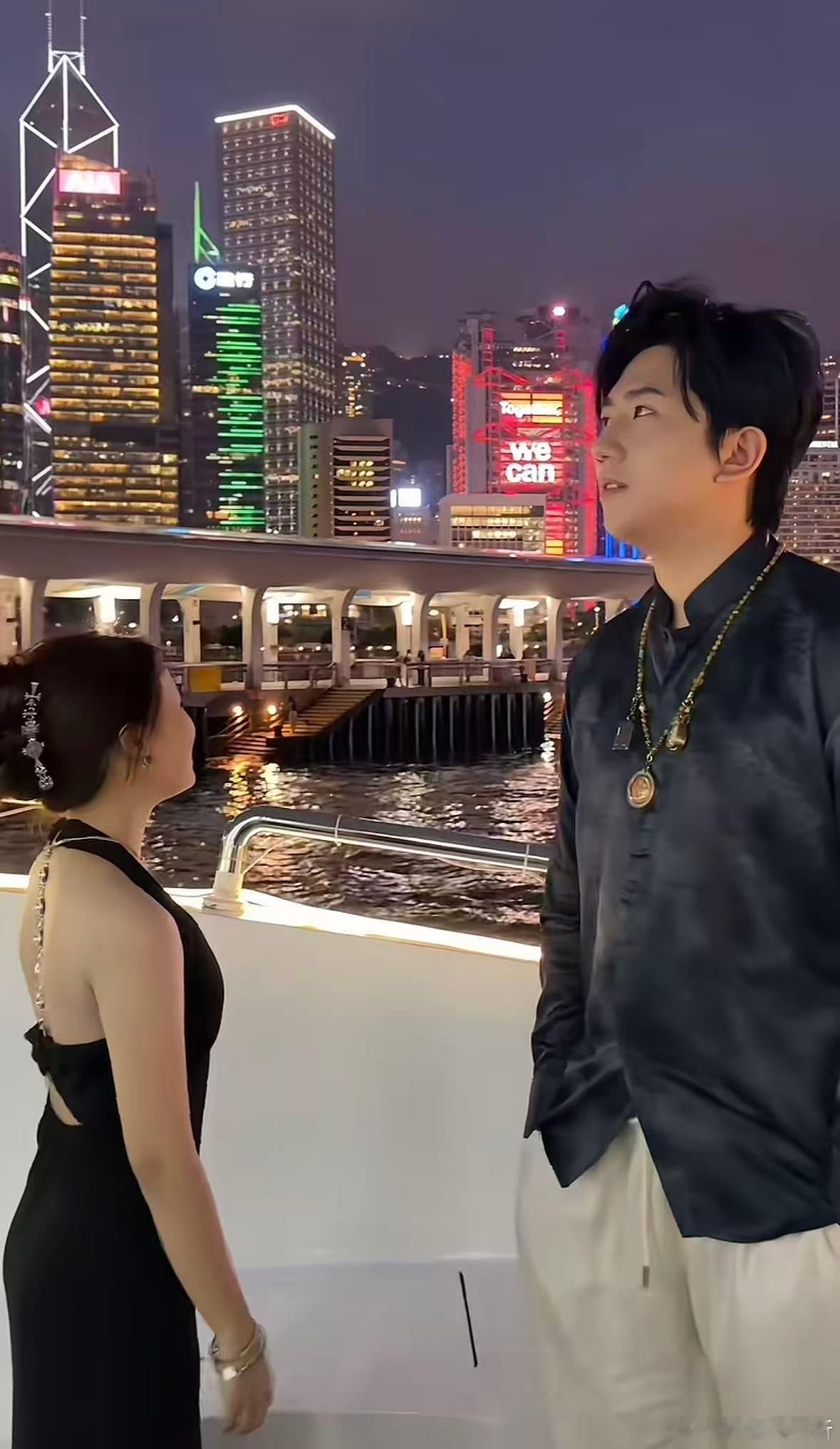 【变形计张迪给丽姐在维港包游艇】4月29日，综艺《变形计》第十三季（2017年）